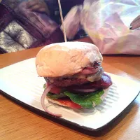 Snapdishの料理写真:goats cheese and hummus burger|Jennifer Sungさん