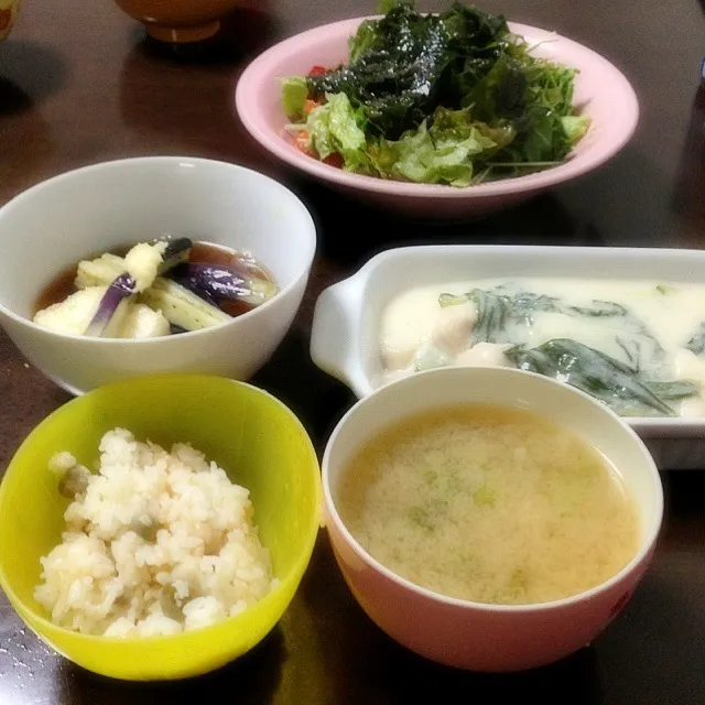 Snapdishの料理写真:鶏肉とちんげん菜のミルク煮、揚げ出し豆腐、わかめサラダ、豆ご飯、大根みそ汁★|ありちゃさん