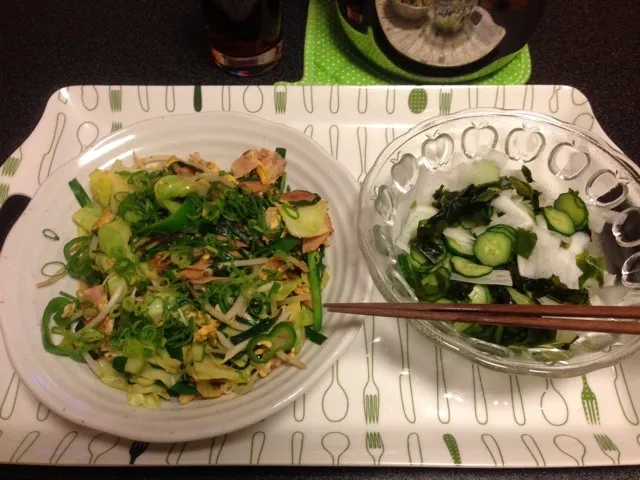 ベーコンの野菜炒めとキュウリ大根ワカメの酢の物！ʕ̡̢̡*ϾεϿ*ʔ̢̡̢！|サソリさん