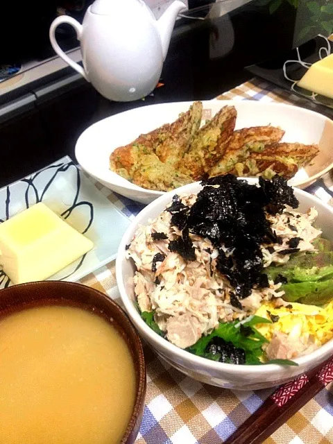 カニツナ丼、たまご豆富、磯辺揚げ|食いしん坊もりもりさん