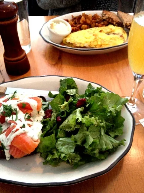 NY style lunch with a glass of cocktail|ayano sさん