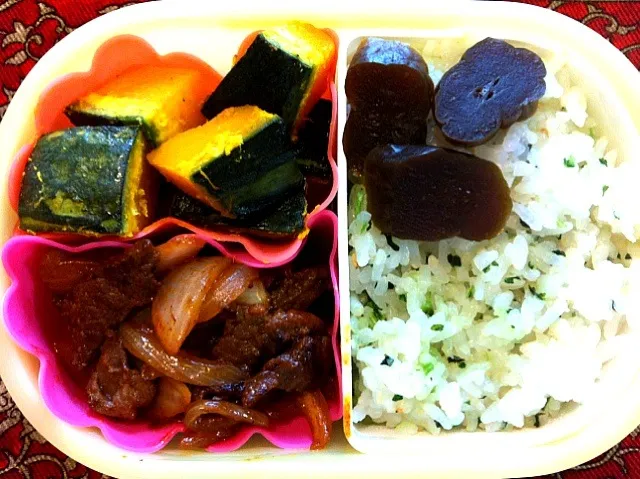 Snapdishの料理写真:牛肉のカレーケチャップ炒めと青菜ご飯弁当|もえさん