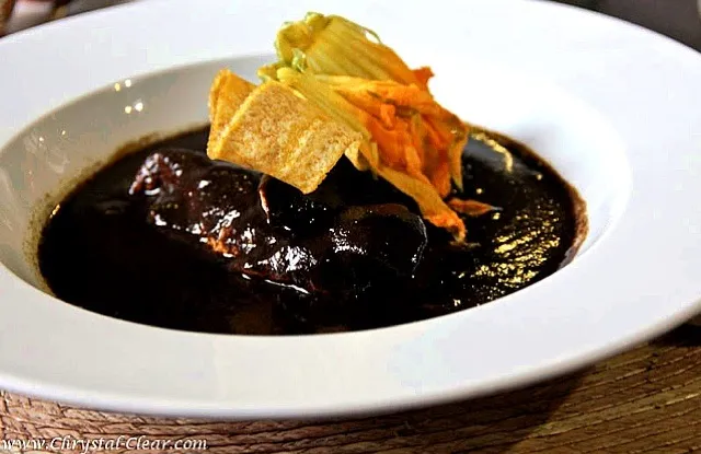 Pollo con Mole Negro|Edgar Rodriguezさん