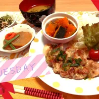 Snapdishの料理写真:鶏肉のネギソース(^^)v

カボチャの煮付け(^^)v

昨日の残り(^^)v|あいさん