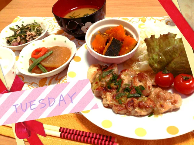 Snapdishの料理写真:鶏肉のネギソース(^^)v

カボチャの煮付け(^^)v

昨日の残り(^^)v|あいさん