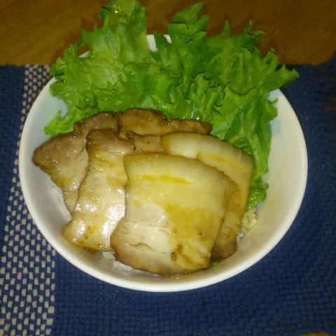 Snapdishの料理写真:焼豚丼|まっとこさん