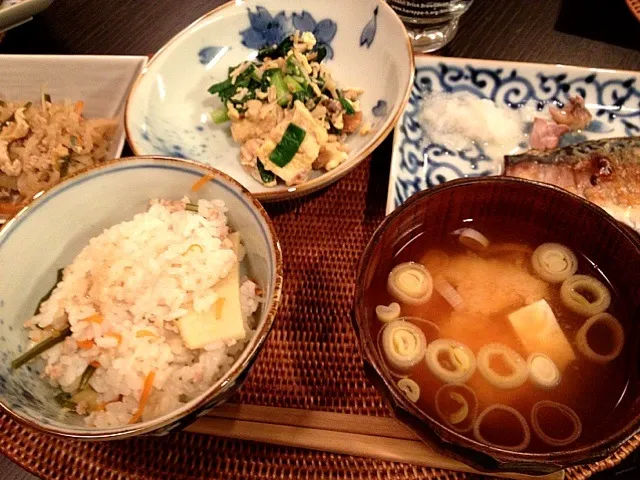 春はたけのこ🎶 たけのこご飯、たけのこと豆腐の味噌汁、鰤照り焼き、麩チャンプル〜、切干し大根、と和な献立|松浦有里さん