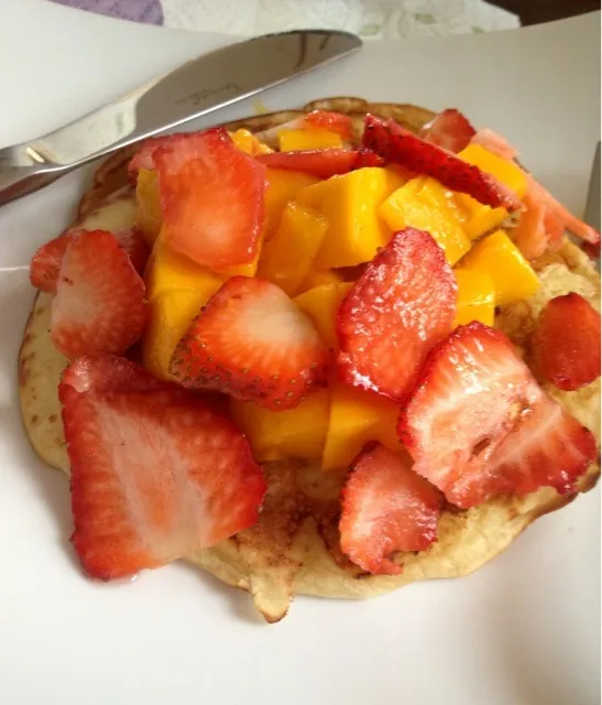 Pancake with fruits overload|kristina de la cruzさん