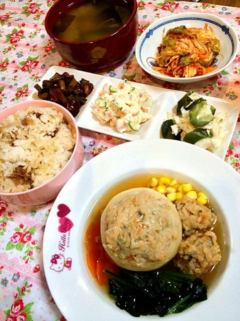 Snapdishの料理写真:かぶの肉詰め煮込み、牛丼、らっきょ酢漬け、ポテトサラダ、なめことオクラの生姜お浸し、キムチ、味噌汁|まゆめろさん