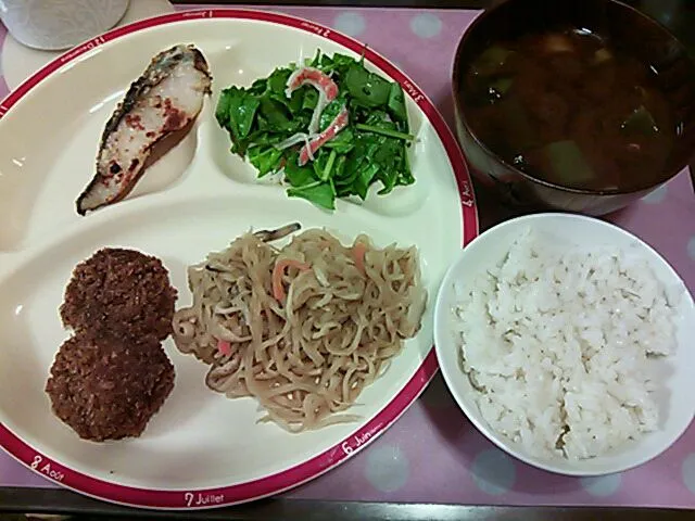 Snapdishの料理写真:さわらの西京焼き&サラダ&切り干し大根&メンチカツ&味噌汁&ご飯|クラキティさん