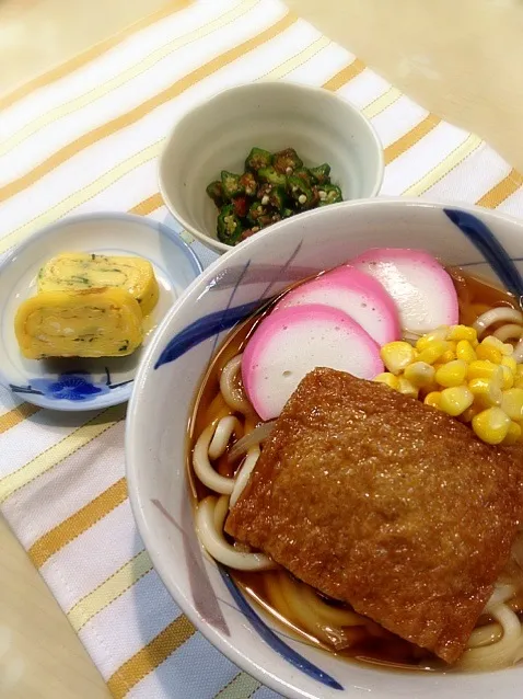 きつねうどん、塩麹で卵焼き、梅オクラ|うっちーさん