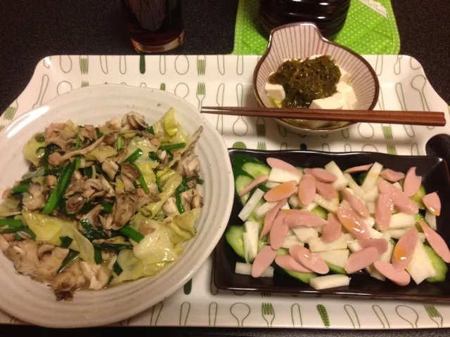 舞茸のニラキャベツバター炒め、メカブ奴、大根キュウリサラダ！꒰#'ω`#꒱੭|サソリさん