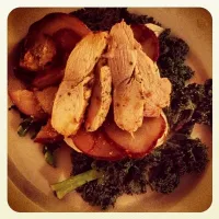 Snapdishの料理写真:Roasted pepper chicken with root veggies and kale|Natalieさん