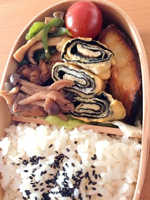 Snapdishの料理写真:海苔タマゴ焼き弁当|タンタンさん