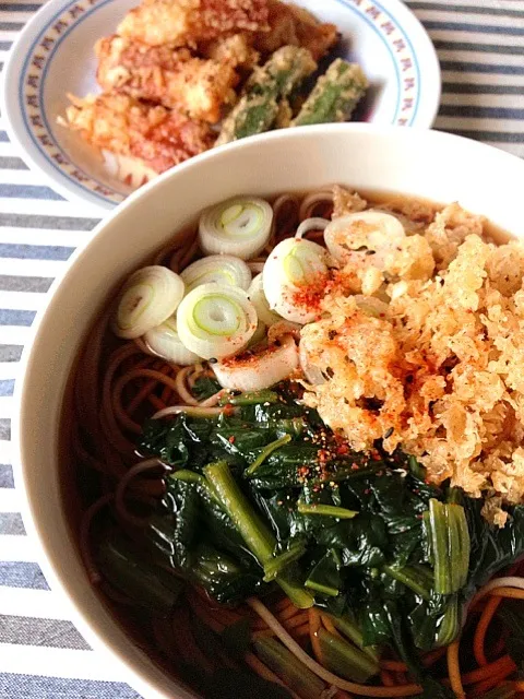 たぬき蕎麦、ちくわとオクラの天ぷら|カザラさん