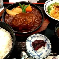 ハンバーグ定食♬|りなんこさん