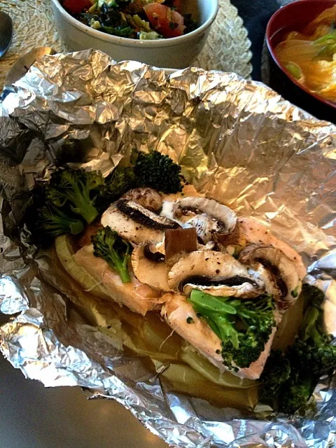 Foil baked salmon w/ veggies 鮭のホイル焼き|Miko Koizumiさん