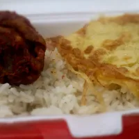 Nasi Telur Goreng Ayam Sambal|Fatimah Taherah Ghazaliさん