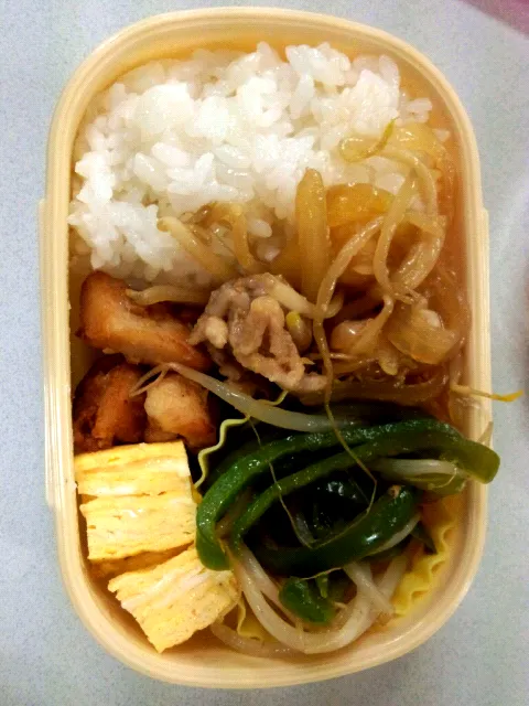 お弁当 **

♡生姜焼き
♡鶏肉とピーマンのオイスターソース炒め
♡唐揚げ
♡チーズ入り卵焼き|haru ^ ^＊さん