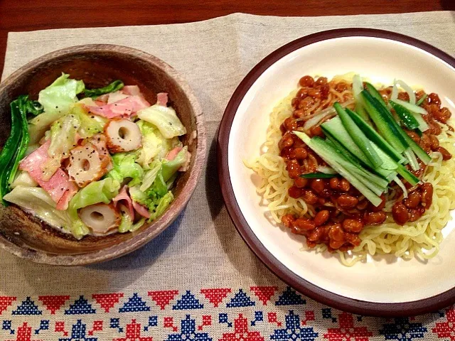 納豆ジャージャー麺とキャベツベーコンちくわのマヨ醤油炒め|さやかさん