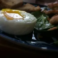 Baked egg,and salad with the croutons|cammiさん