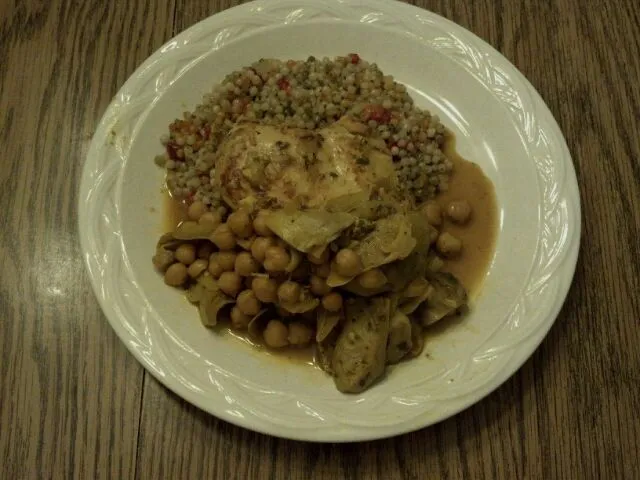 Snapdishの料理写真:Chichen with Artichokes and Chic Peas|Wil Millerさん