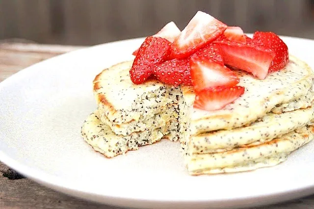 Lemon poppy seeds pancakes!|fattytanさん