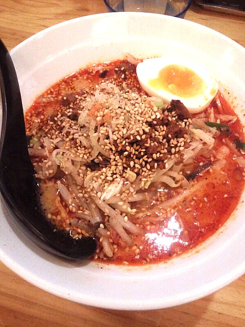 神田錦町・かつぎやの担々麺|すーさん