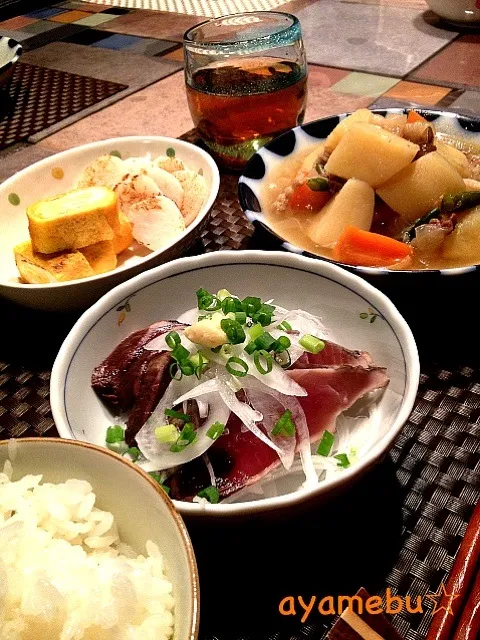 ☆肉じゃが、鰹のたたき、だし巻き卵、山芋の塩焼き、白ごはん☆|あやめぶさん