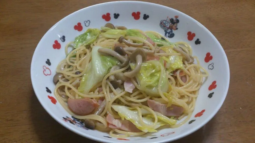 キャベツとシメジのコンソメパスタ|田島亮さん