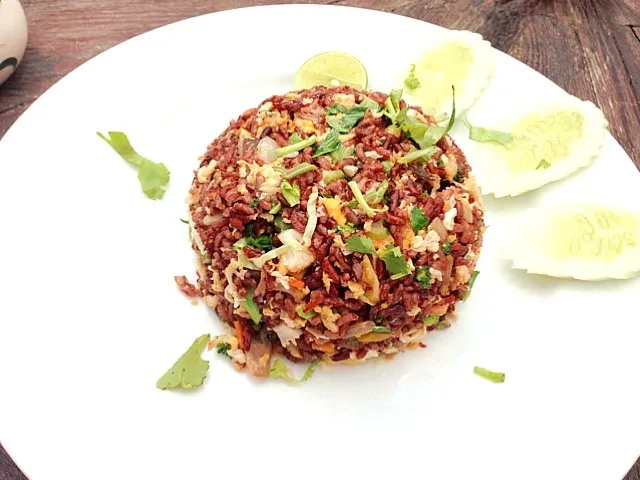 Thai fried rice brown with vegetable (contain soya sauce, egg, oyter sauce)|longlivethethaikingさん