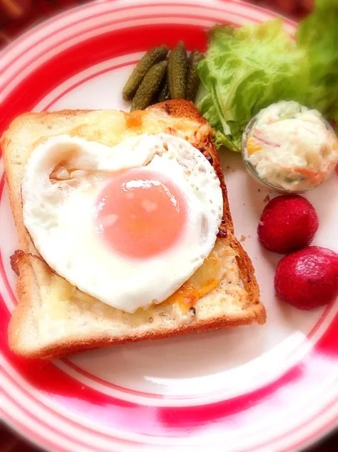 Snapdishの料理写真:croque-monsieur or madame?!Bothw🍞ｸﾛｯｸﾑｯｼｭ&ﾏﾀﾞﾑ|🌈Ami🍻さん