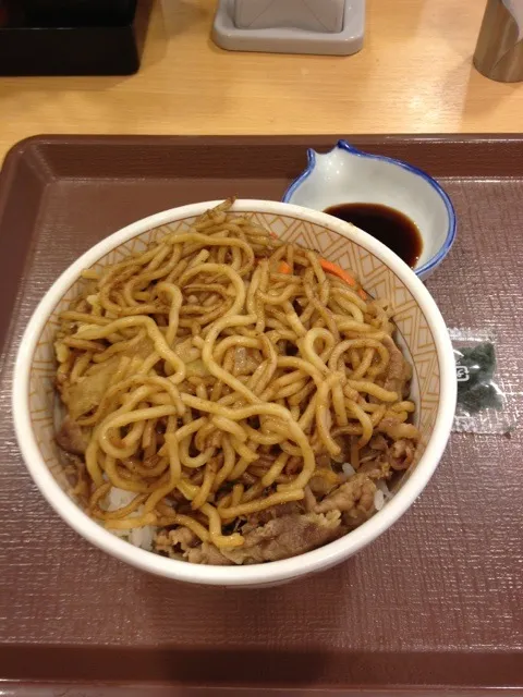 やきそば牛丼|かだらにたさん