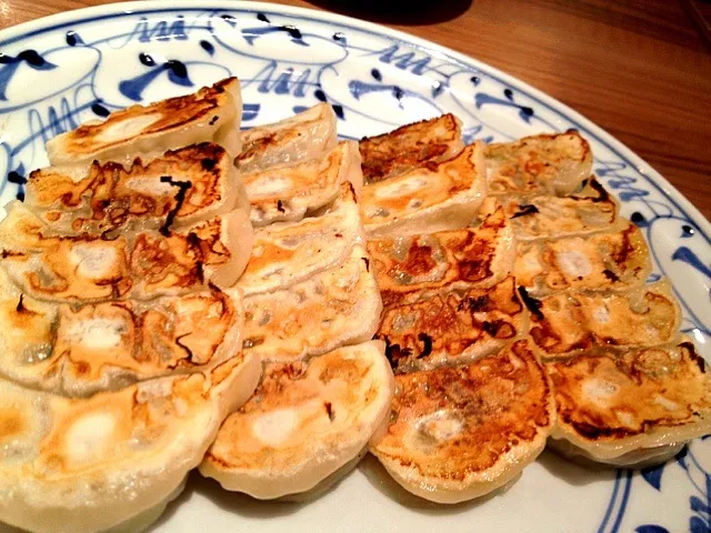 Snapdishの料理写真:Gyoza from Temujin|squinkyさん