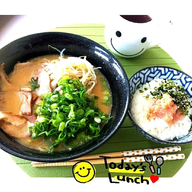 ラーメンが昨日から無性に食べたかったからお持ち帰りの買ってきてチャーシュー、葱、もゃしトッピングしてみた♡＆明太子とちりめん若菜ごはん(^з^)-☆|♡♡ai♡♡さん