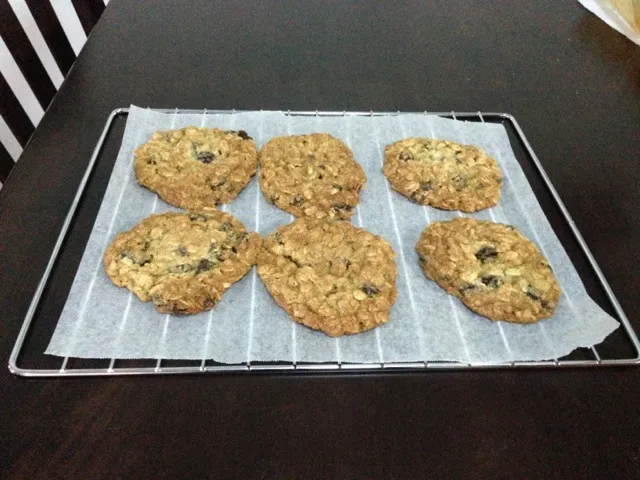 Glen's chewy cinnamon oatmeal raisin cookies with a secret ingredient|Glen Goosさん