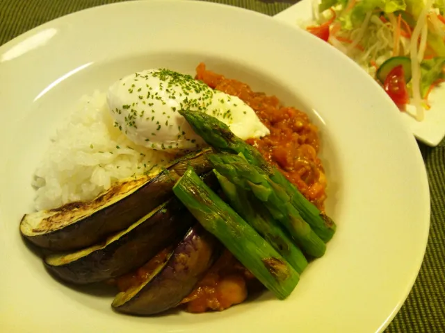 2日目キーマカレー(ポーチドエッグ&グリル野菜添え)♪♪|myuさん