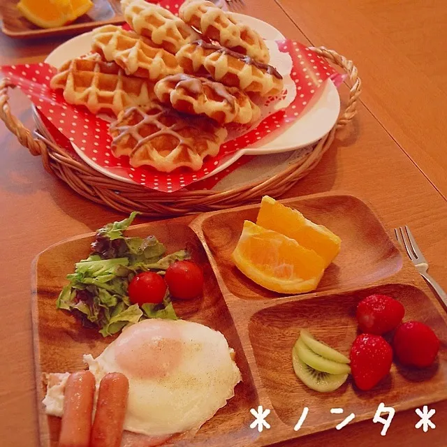 Snapdishの料理写真:ワッフルde朝ごはん♡|＊ノンタ＊さん