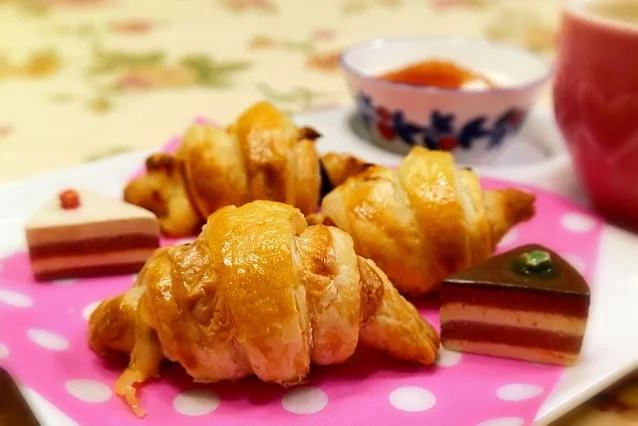 朝ごはん 冷凍パイシートでプチクロワッサン🎶|メイスイさん