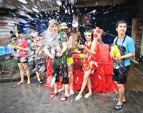 Happy SONGKRAN Day and Thai new year^_^|aohhsupaさん