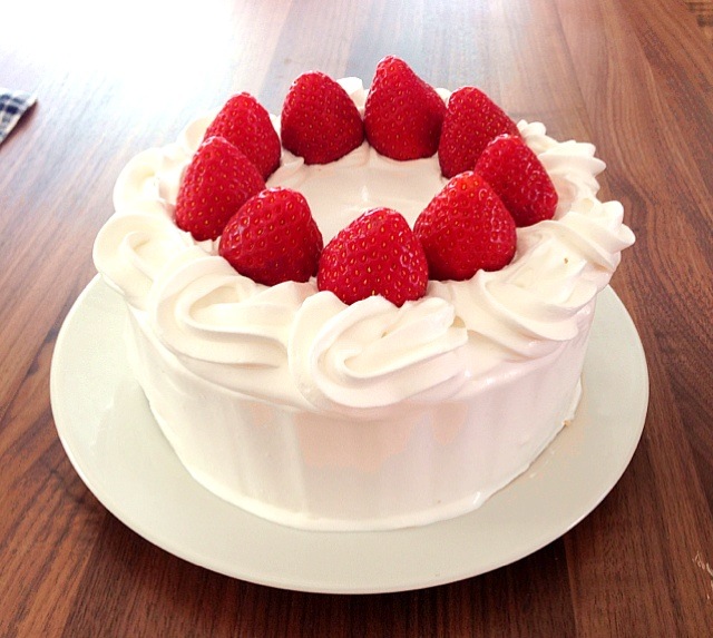 苺のデコレーションケーキ