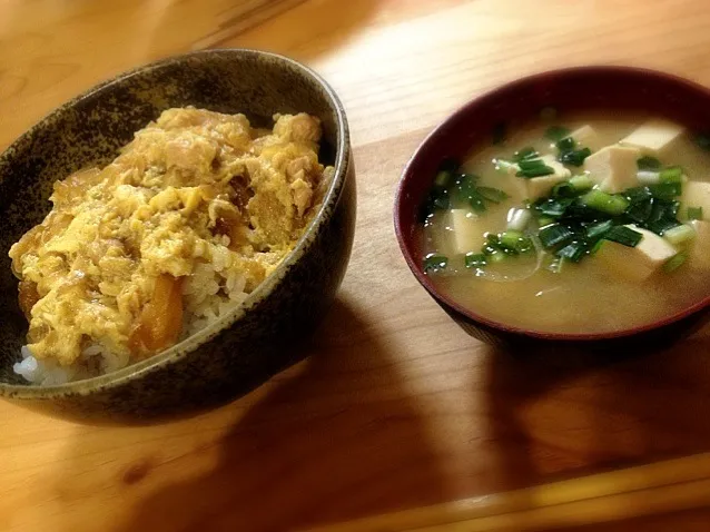 親子丼、お味噌汁|Nari mikamiさん