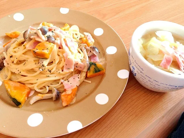 昼食＊ かぼちゃとしめじのクリームパスタ、キャベツスープ|みくさん