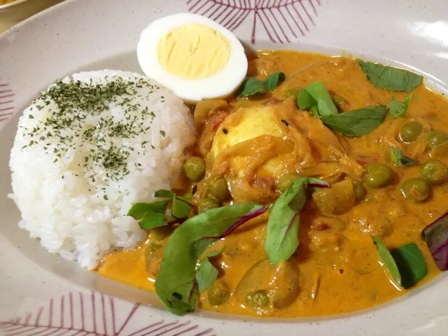 トマトクリーム味のタマゴカレー|でおでおさん