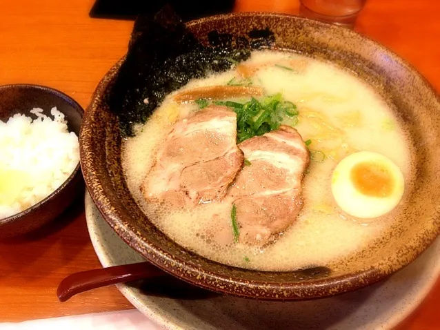 Snapdishの料理写真:豚骨塩ラーメン|yukoさん