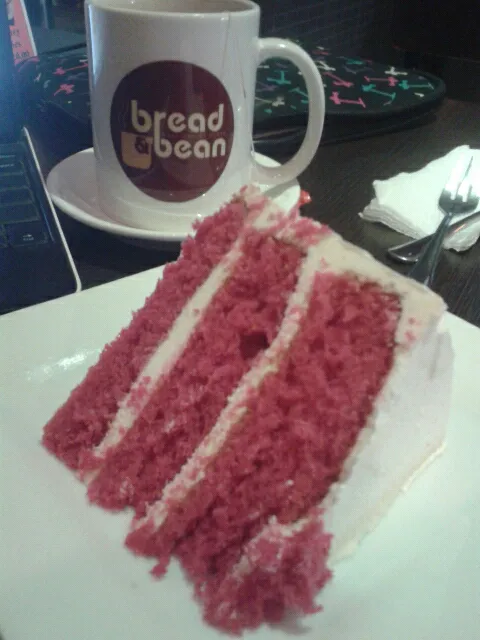 Snapdishの料理写真:red velvet cake|fiona leukaさん