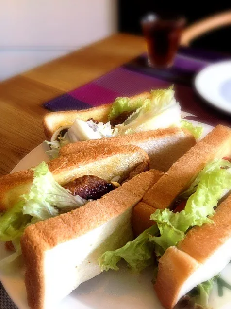 食パンで作る照り焼きバーガー|ひとしさん