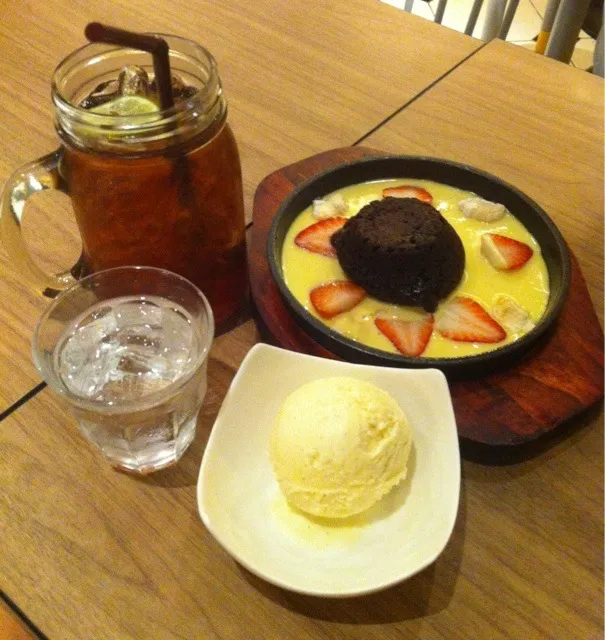 Chocolate lava Cake|Endoさん