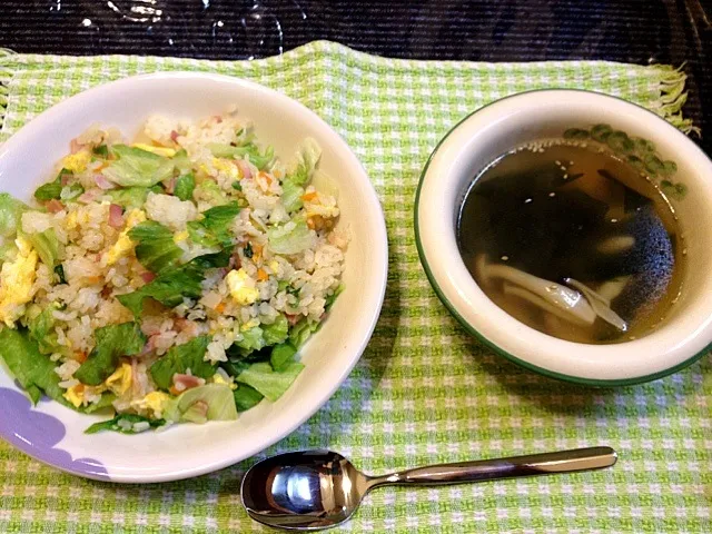 突然のメニュー変更(-｡-;  主人が夕飯いらないって  レタス炒飯|ベタママさん