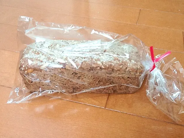 Rye and spelt bread from Lee's Bakery in Chigasaki|Kirsten Adachiさん